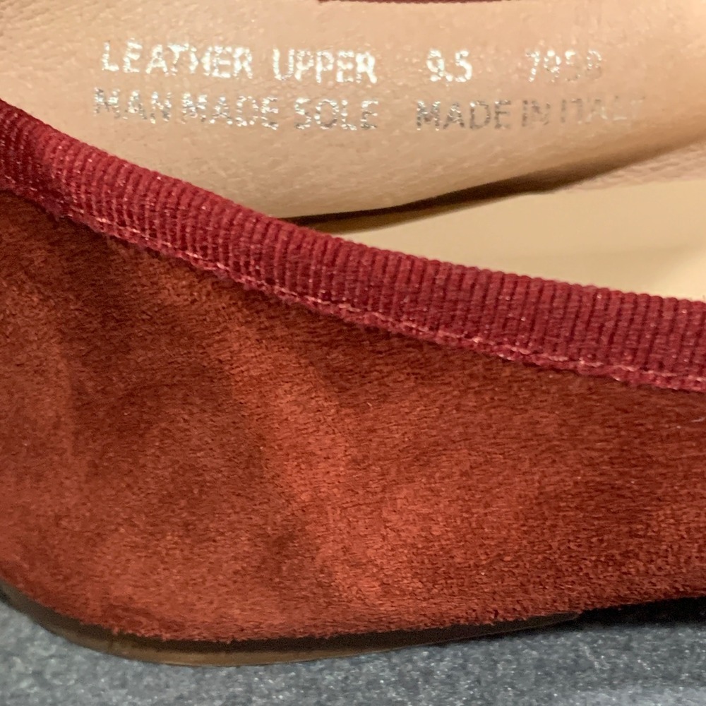 Avellini Womens 9.5 Red Suede Square Toe Ballet Flats Made in Italy Gold Buckle - Picture 3 of 10